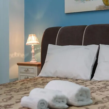 Spyros With Pool Apartamento *
