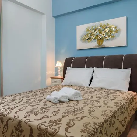 Apartamento Spyros With Pool *