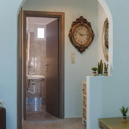 Spyros With Pool Apartamento *