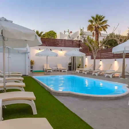 Spyros With Pool Apartamento *